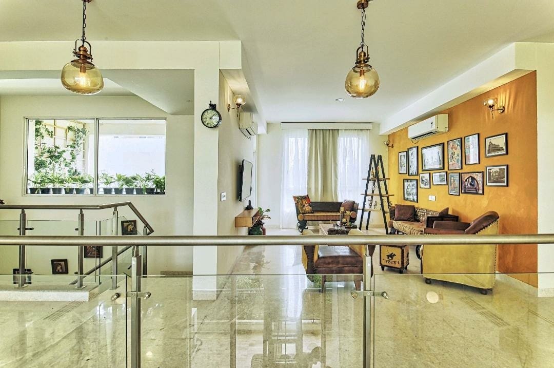 6343f7531f164Lounge-Area-of-Duplex
